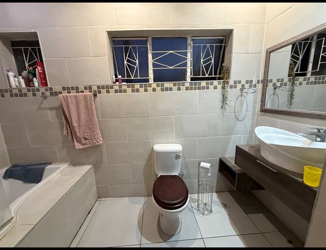 4 BEDROOM FREESTANDING FOR SALE IN FAUNA PARK